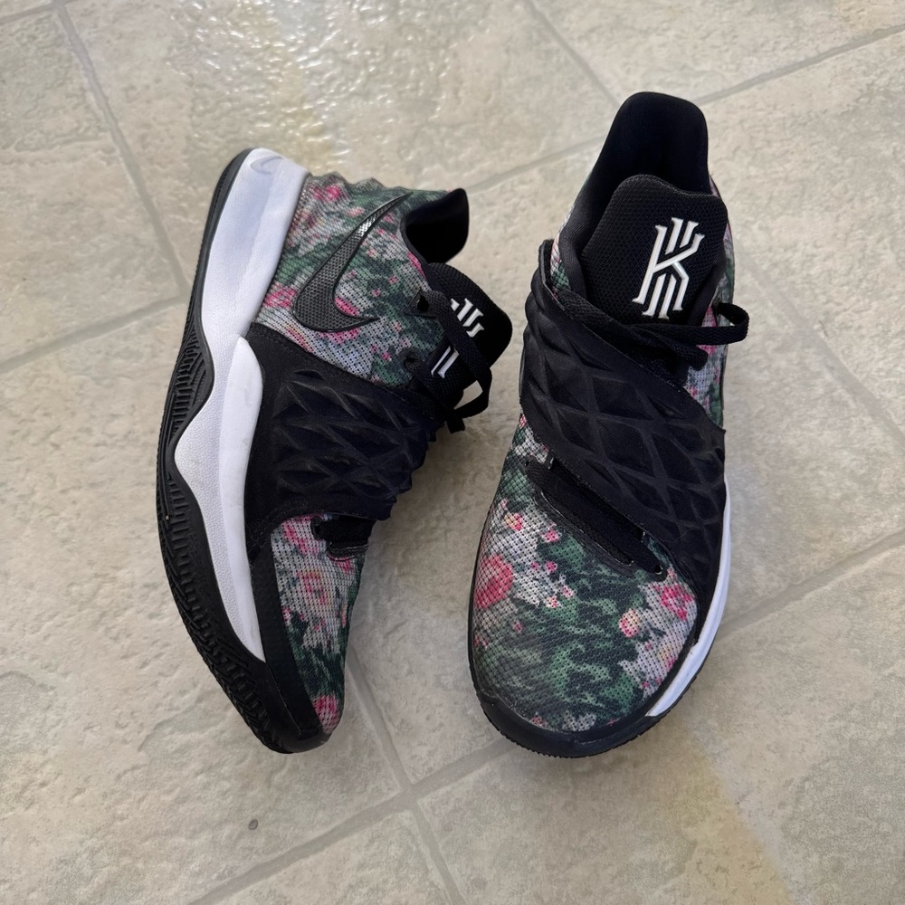 Nike Kyrie Low Floral Sneakers